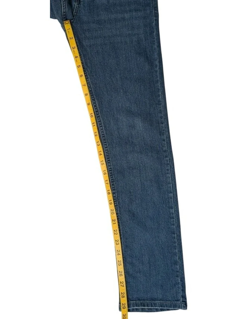 Levis waist •medium